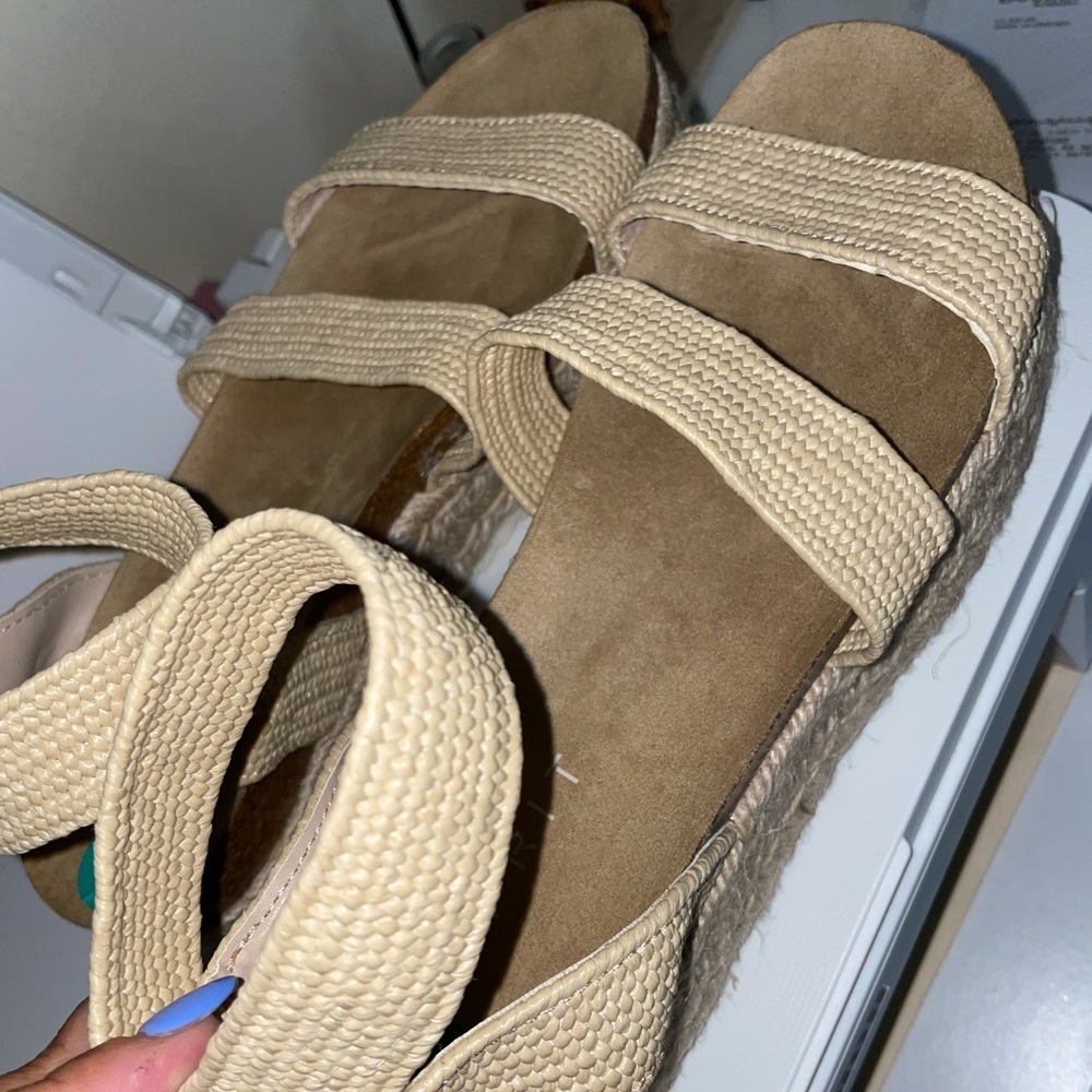 Sandals - Picture 5 of 5